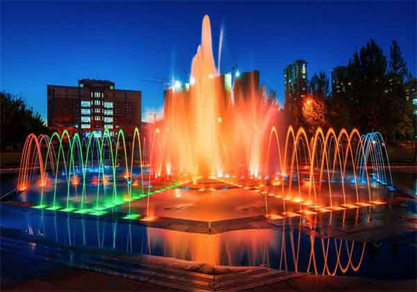 音樂噴泉設備的水上布光方法